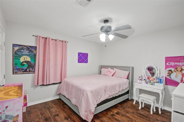 1011 11th Street N, Texas City, TX 77590