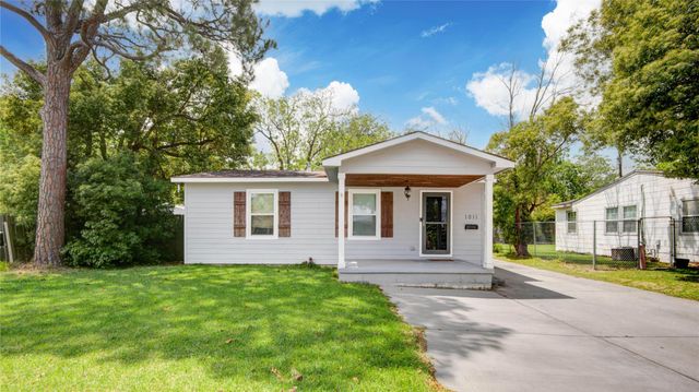 1011 11th Street N, Texas City, TX 77590