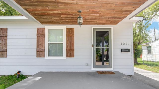 1011 11th Street N, Texas City, TX 77590