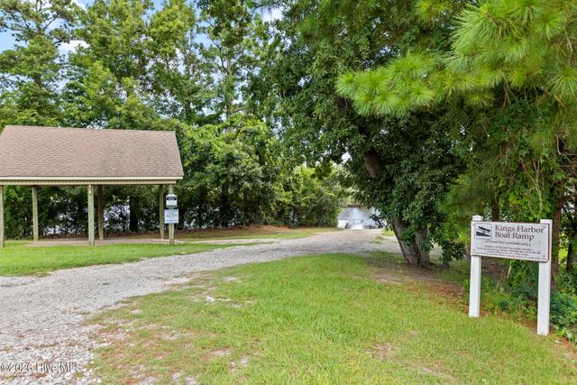 220 Gelynda Court, Holly Ridge, NC 28445
