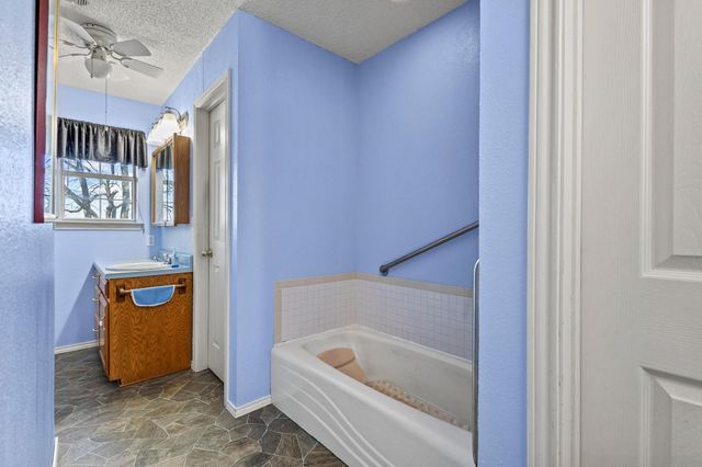1858 Farm Road 1506, Paris, TX 75460