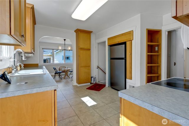 864 S Fife Street, Tacoma, WA 98405