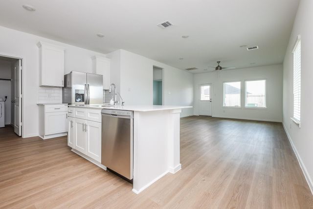 1506 Shimmering Ocean Way, Iowa Colony, TX 77583