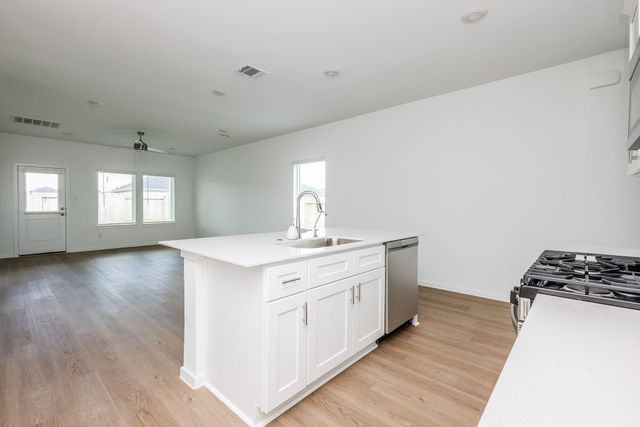 1506 Shimmering Ocean Way, Iowa Colony, TX 77583