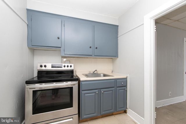 2707 WESTFIELD AVE, Camden, NJ 08105