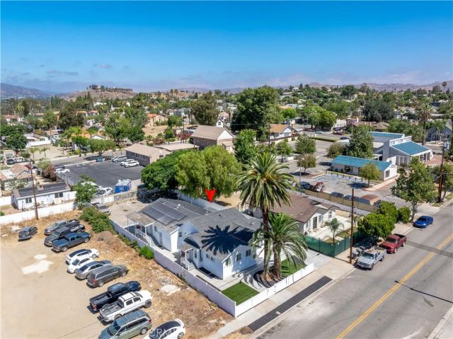 111 S South Lindsay Street, Lake Elsinore, CA 92530