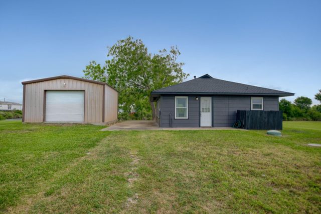 5131 County Road 868e, Brazoria, TX 77422