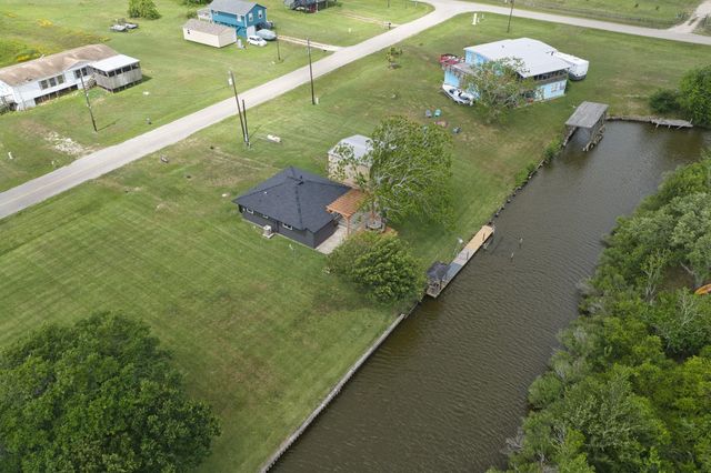 5131 County Road 868e, Brazoria, TX 77422