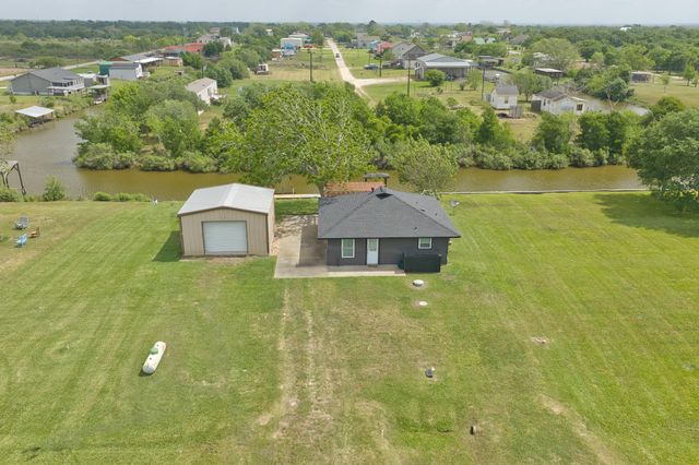 5131 County Road 868e, Brazoria, TX 77422