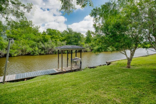 5131 County Road 868e, Brazoria, TX 77422