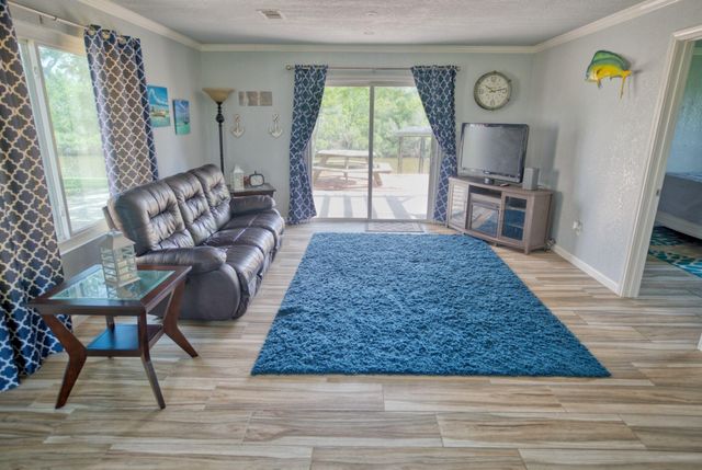 5131 County Road 868e, Brazoria, TX 77422
