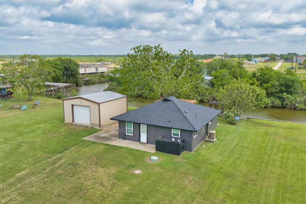 5131 County Road 868e, Brazoria, TX 77422