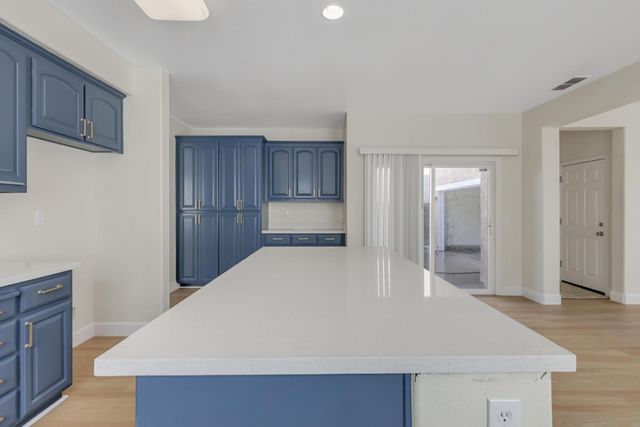 2244 Jane Ellen Dr, Stockton, CA 95212