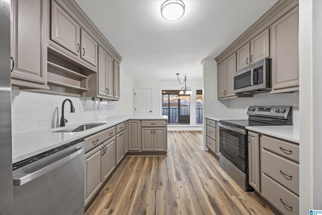 1006 EDWARDIAN WAY SW, Cullman, AL 35055