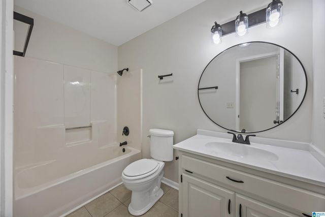 1006 EDWARDIAN WAY SW, Cullman, AL 35055