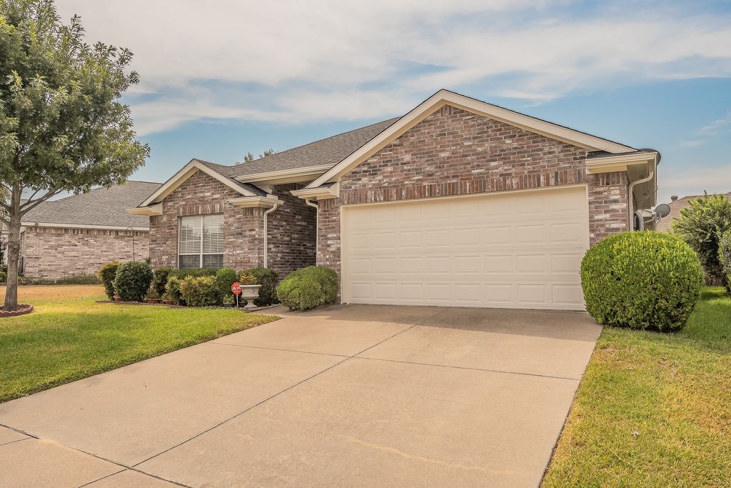 6833 Bluff View Drive, Watauga, TX 76137 — photo 3