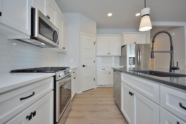 1021 Elderberry ROAD, Oconomowoc, WI 53066