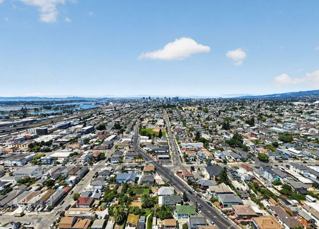 2347 E 17th Street, Oakland, CA 94601
