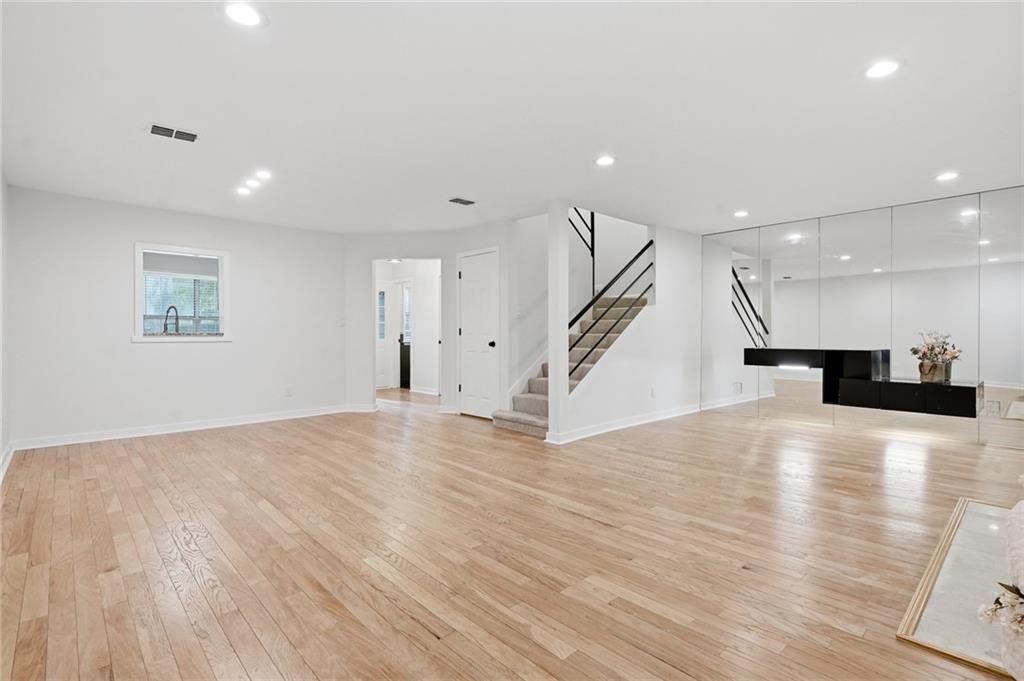 512 Mcgill Place NE, Atlanta, GA 30312