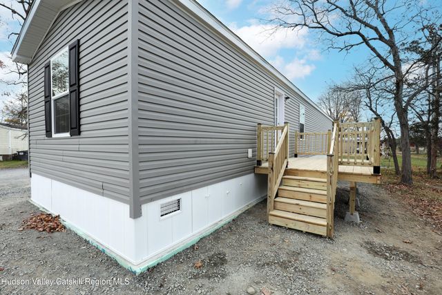 414 Joslen Boulevard 1, Hudson, NY 12534