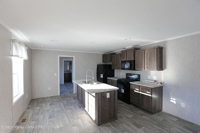 414 Joslen Boulevard 1, Hudson, NY 12534