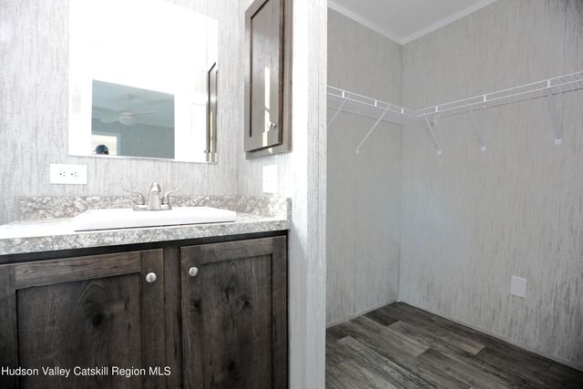 414 Joslen Boulevard 1, Hudson, NY 12534