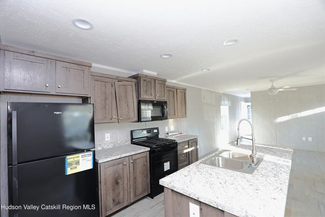 414 Joslen Boulevard 1, Hudson, NY 12534