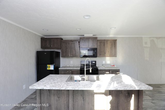 414 Joslen Boulevard 1, Hudson, NY 12534