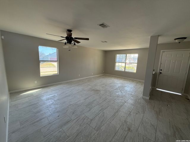 117 CREEKSIDE DR, Cibolo, TX 78108