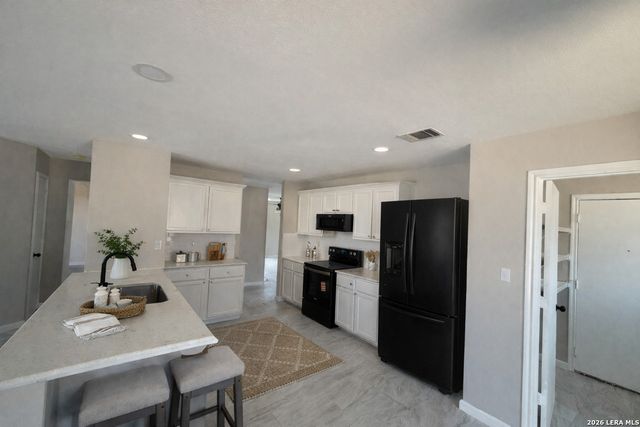 117 CREEKSIDE DR, Cibolo, TX 78108