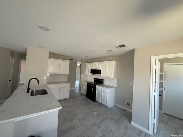 117 CREEKSIDE DR, Cibolo, TX 78108