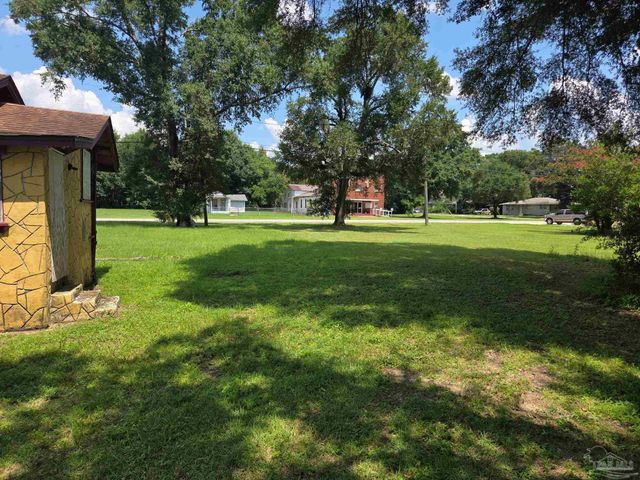 3026 N Roosevelt St, Pensacola, FL 32503