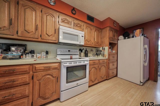 6613 S FM 14, Hawkins, TX 75765