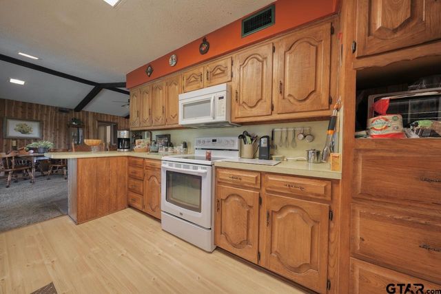 6613 S FM 14, Hawkins, TX 75765