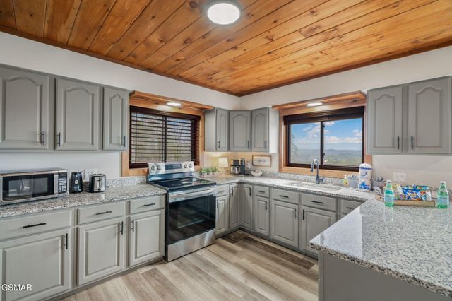 2138 Kerr Road, Sevierville, TN 37876