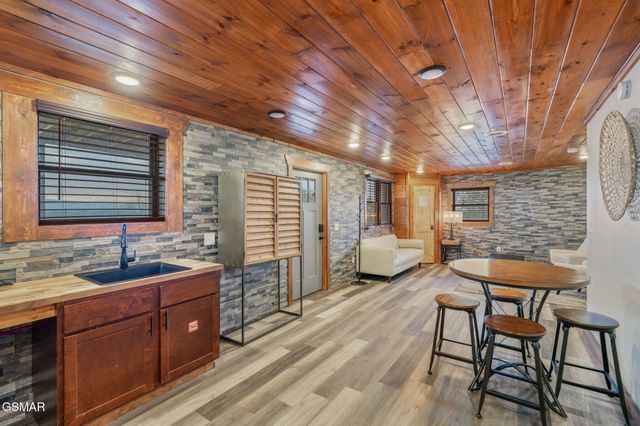 2138 Kerr Road, Sevierville, TN 37876