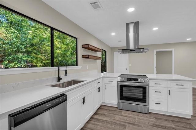 8949 Raven Drive, Jonesboro, GA 30238