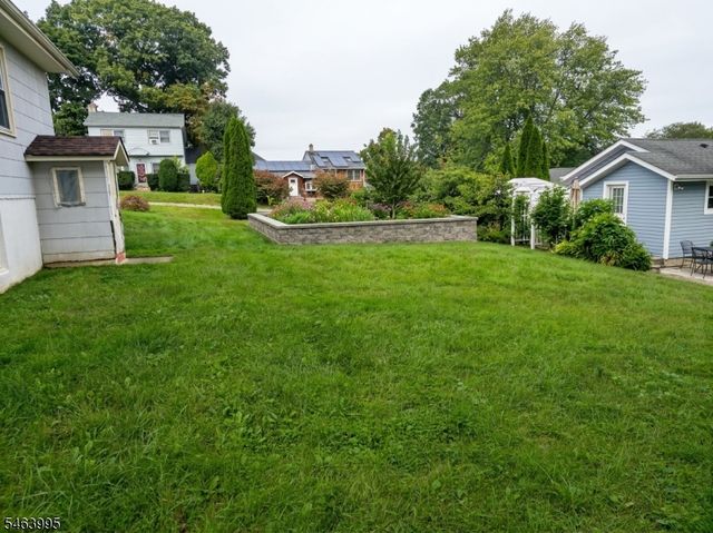 43 Chesapeake Ave, Parsippany-troy Hills Twp., NJ 07034