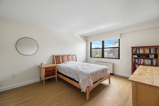 8 Whittier Pl 14F, Boston, MA 02114