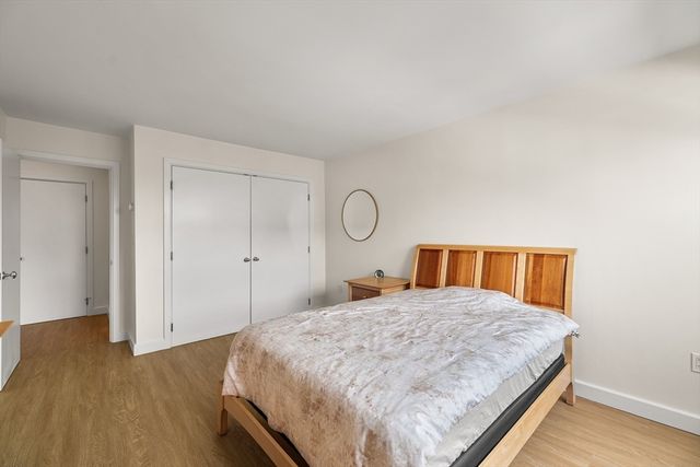 8 Whittier Pl 14F, Boston, MA 02114