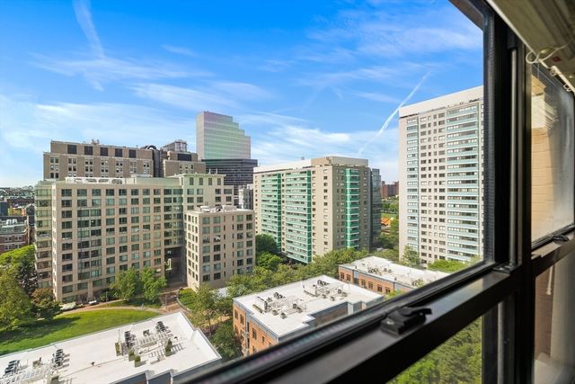 8 Whittier Pl 14F, Boston, MA 02114