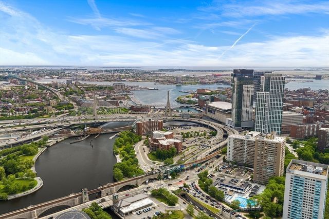 8 Whittier Pl 14F, Boston, MA 02114