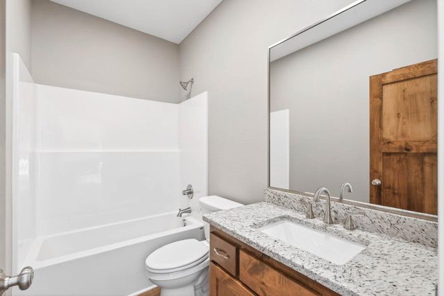 18986 Jackson Street NE, East Bethel, MN 55011