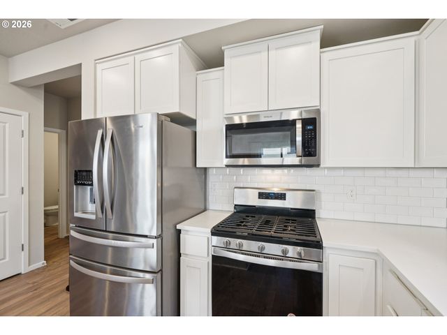 3737 Sw REDFERN Ave, Gresham, OR 97080