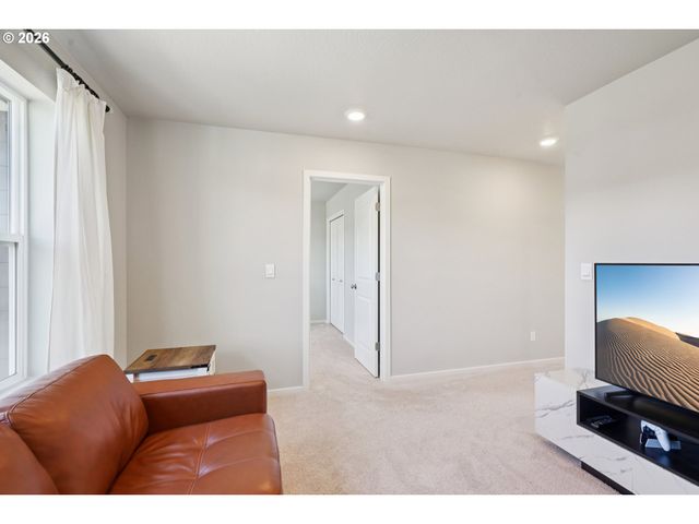 3737 Sw REDFERN Ave, Gresham, OR 97080