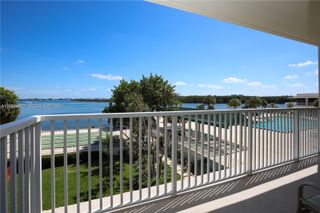 300 Bayview Drive 216, Sunny Isles Beach, FL 33160