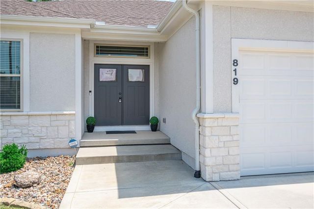 819 Old Paint Road, Raymore, MO 64083