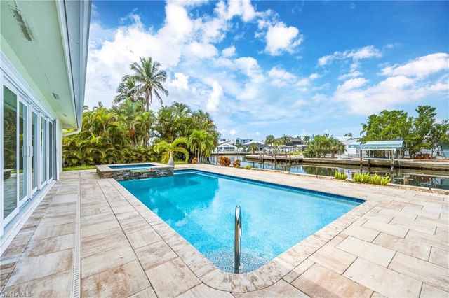 16 Sunview BLVD, Fort Myers Beach, FL 33931