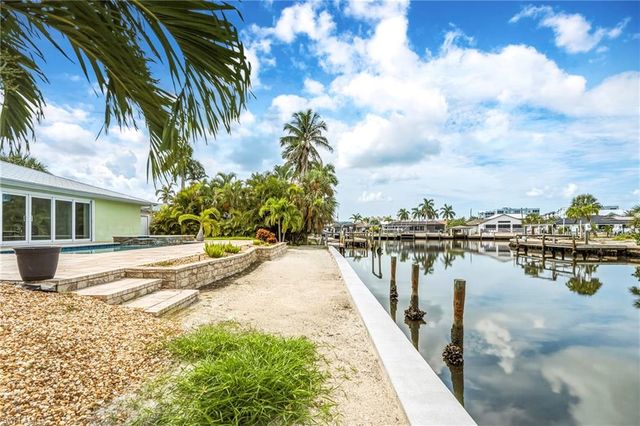 16 Sunview BLVD, Fort Myers Beach, FL 33931