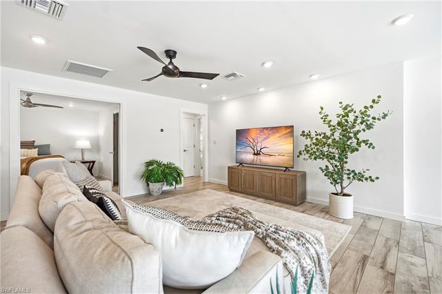 16 Sunview BLVD, Fort Myers Beach, FL 33931